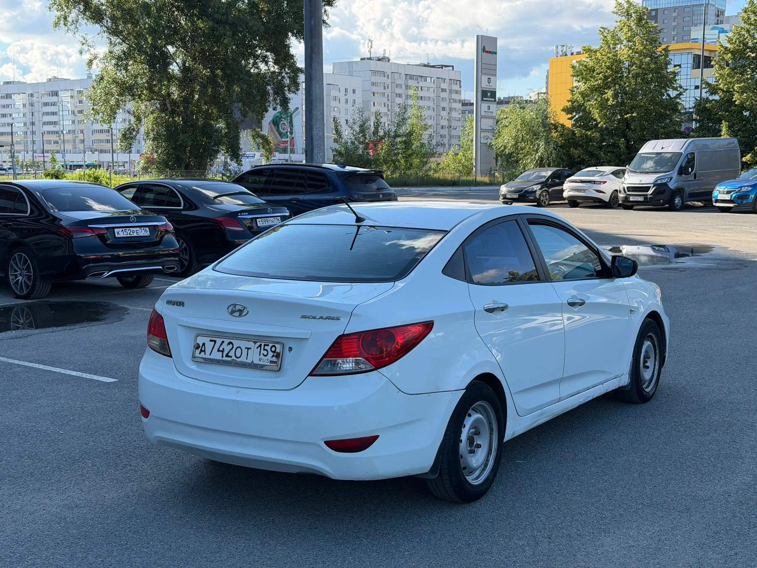 Hyundai Solaris 2012 1.4 МТ - Hyundai Solaris (Авто) в Казань