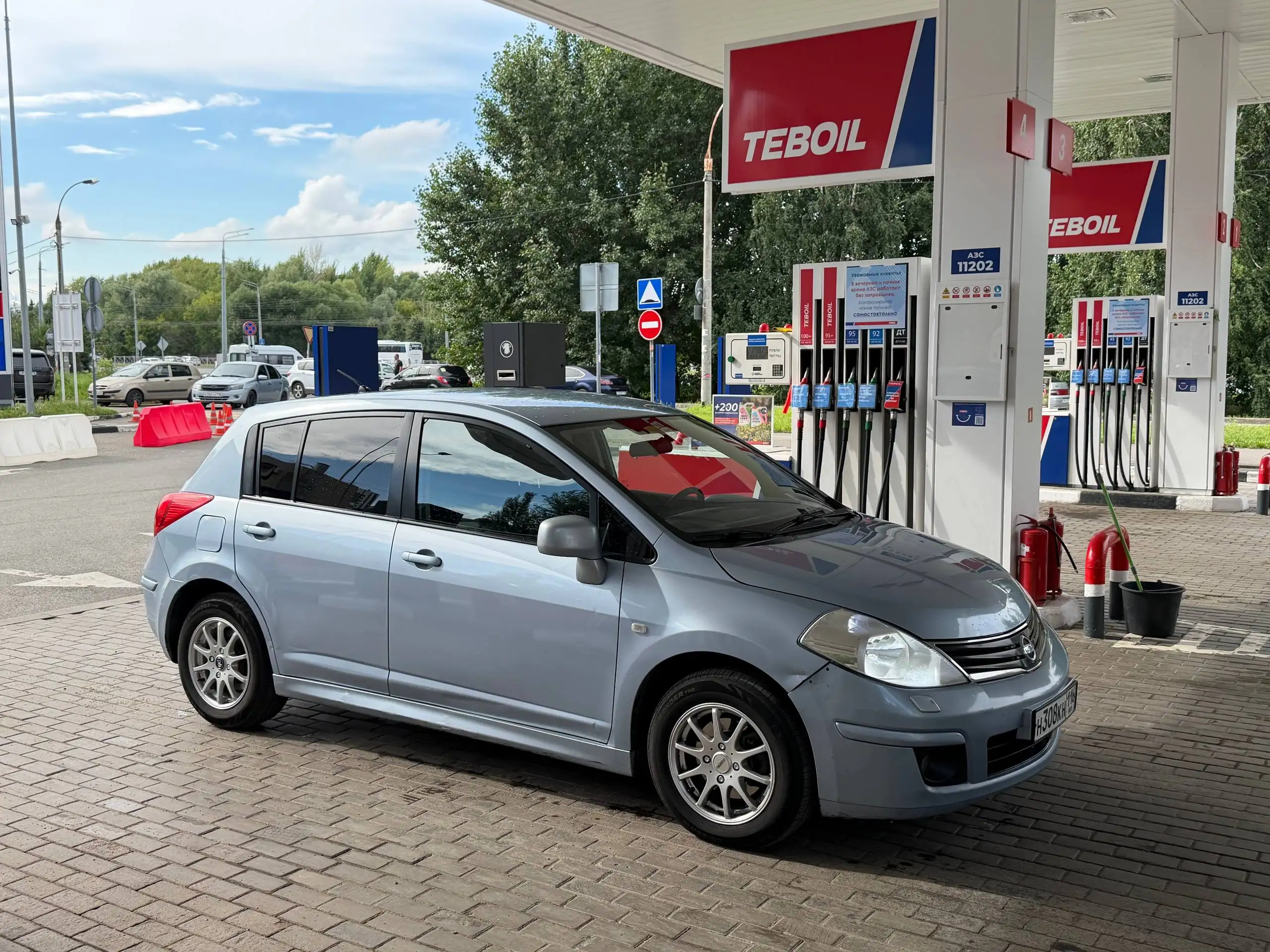 Nissan Tiida Рест 2011 1.6 МТ - Nissan Tiida (Авто) в Казань