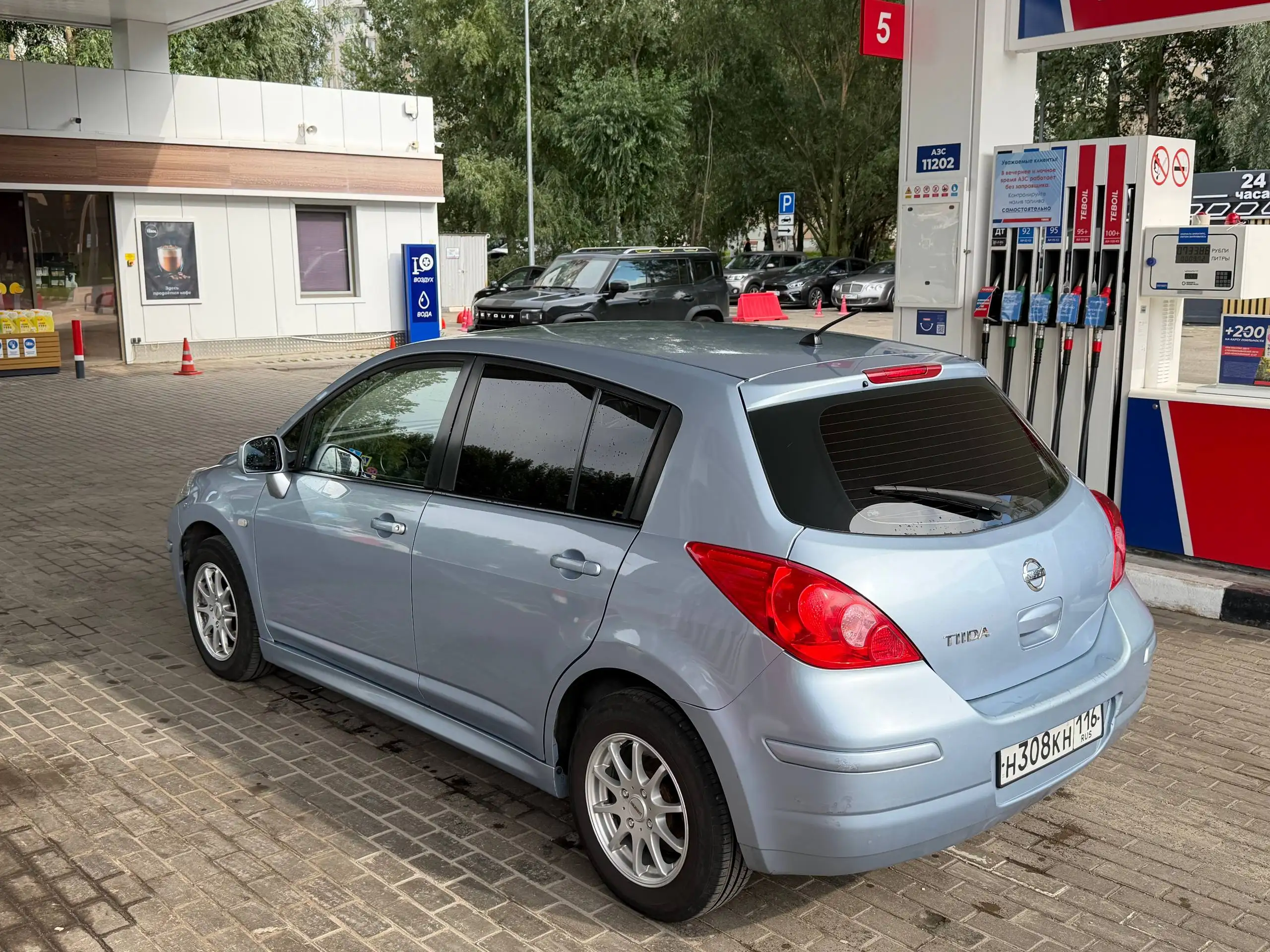 Nissan Tiida Рест 2011 1.6 МТ - Nissan Tiida (Авто) в Казань