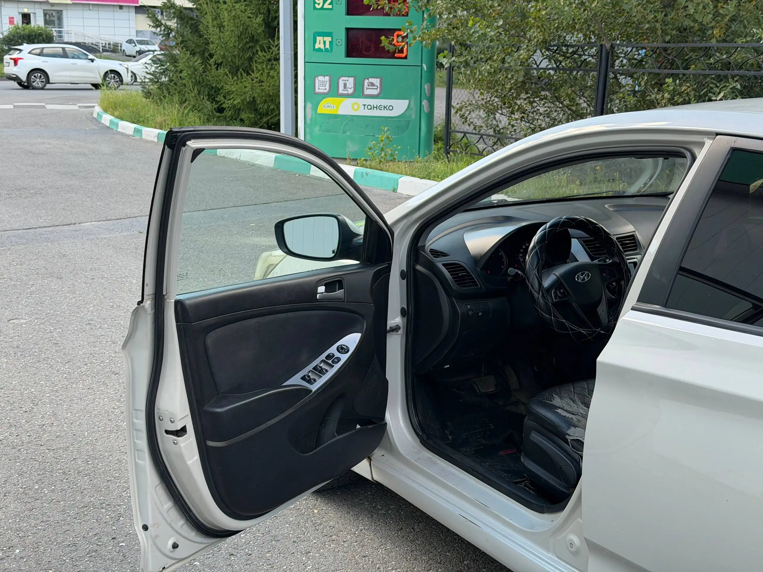 Hyundai Solaris 2015 1.6 AT - Легковые автомобили (Авто) в Казань