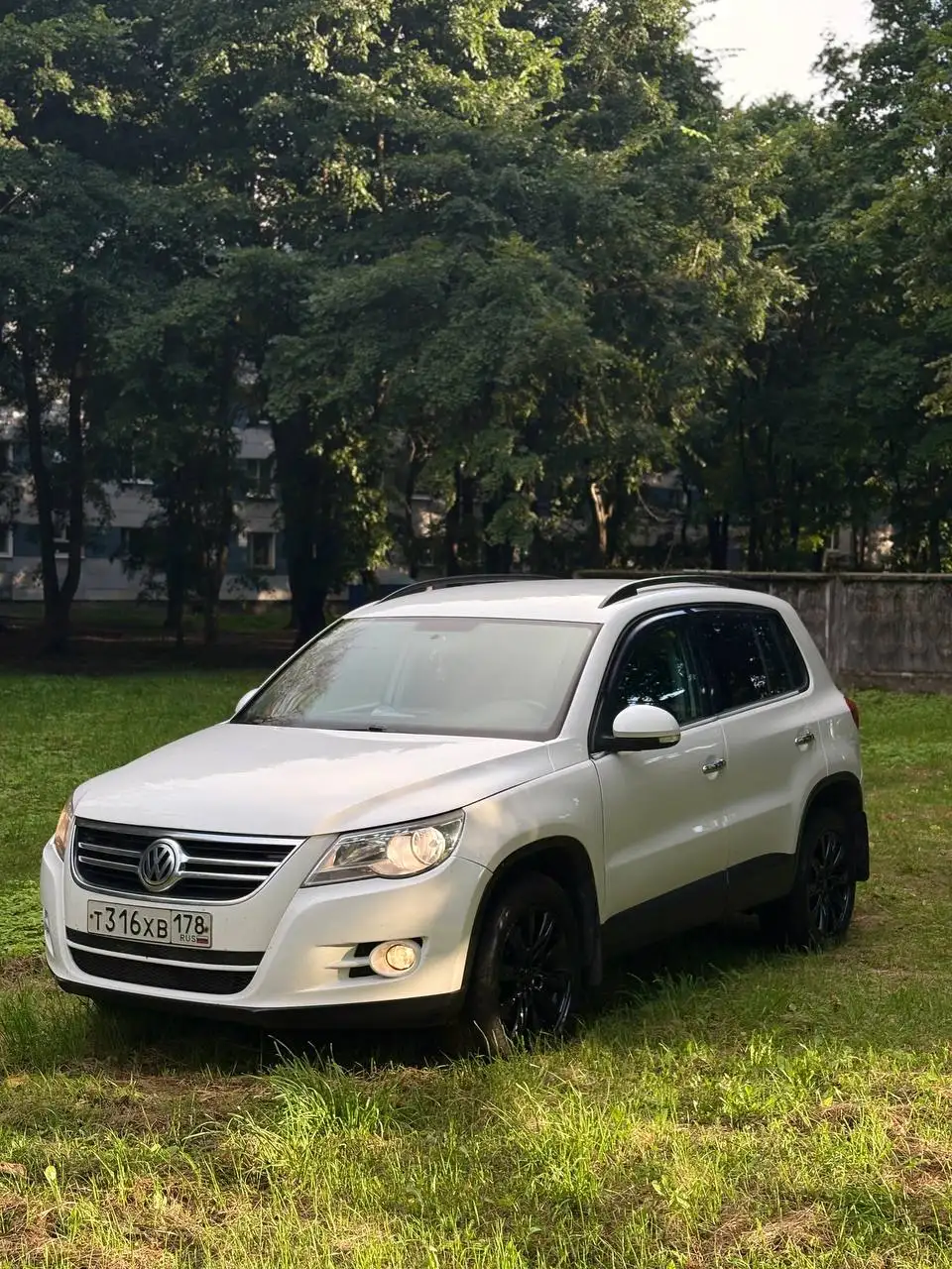 Volkswagen Tiguan 1.4 MT 2010 продажа - Легковые автомобили (Авто) в Санкт-Петербург