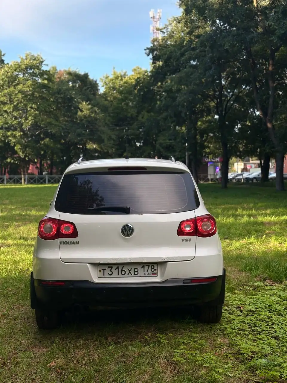 Volkswagen Tiguan 1.4 MT 2010 продажа - Легковые автомобили (Авто) в Санкт-Петербург