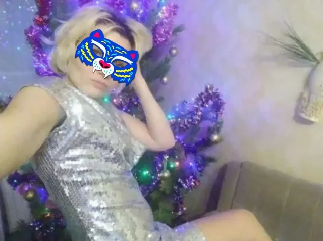 Продам платье в пайетках - Одежда в Энгельс