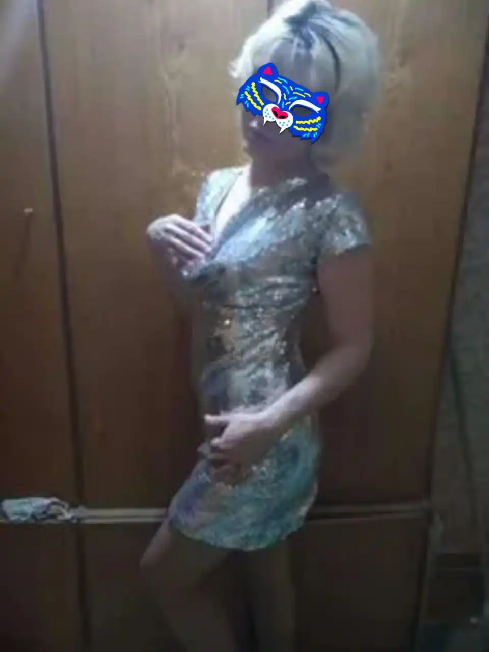 Продам платье в пайетках