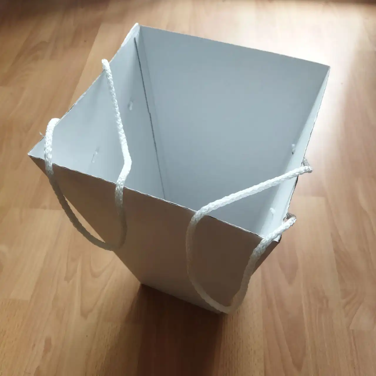 Переноска для букета живых цветов