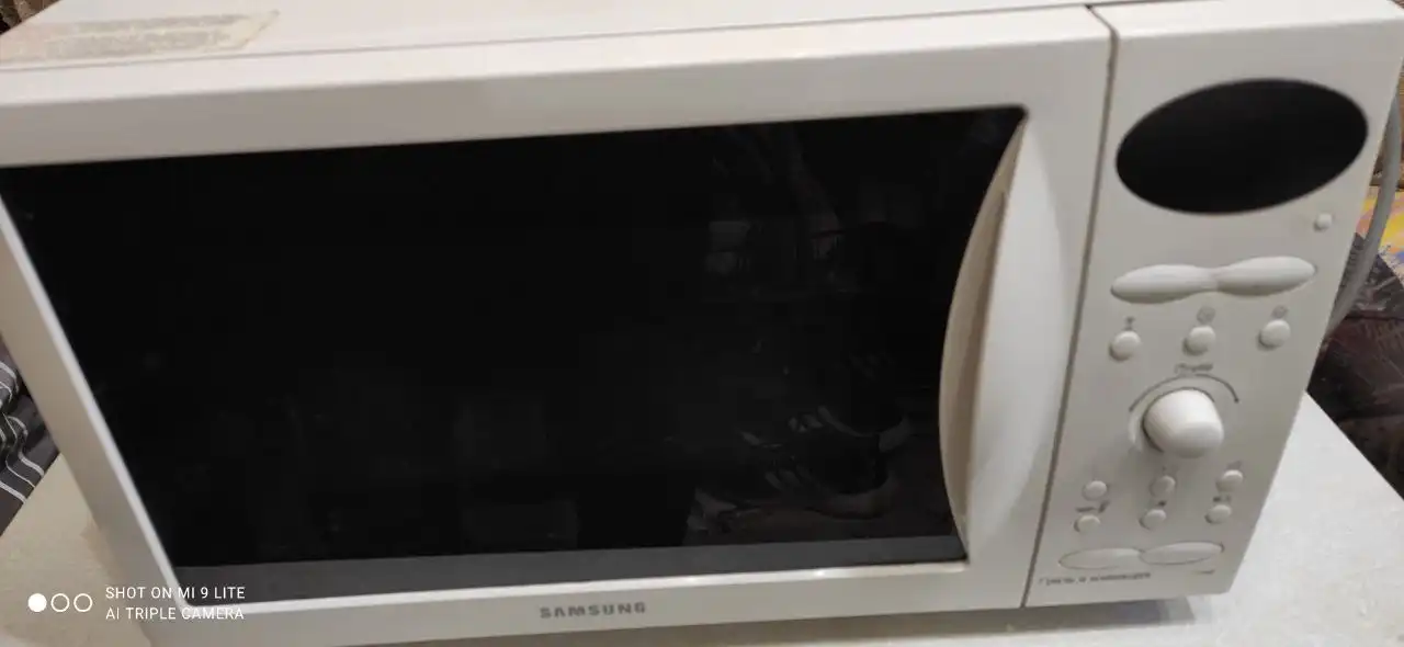 Продам микроволновку б/у с грилем и конвекцией