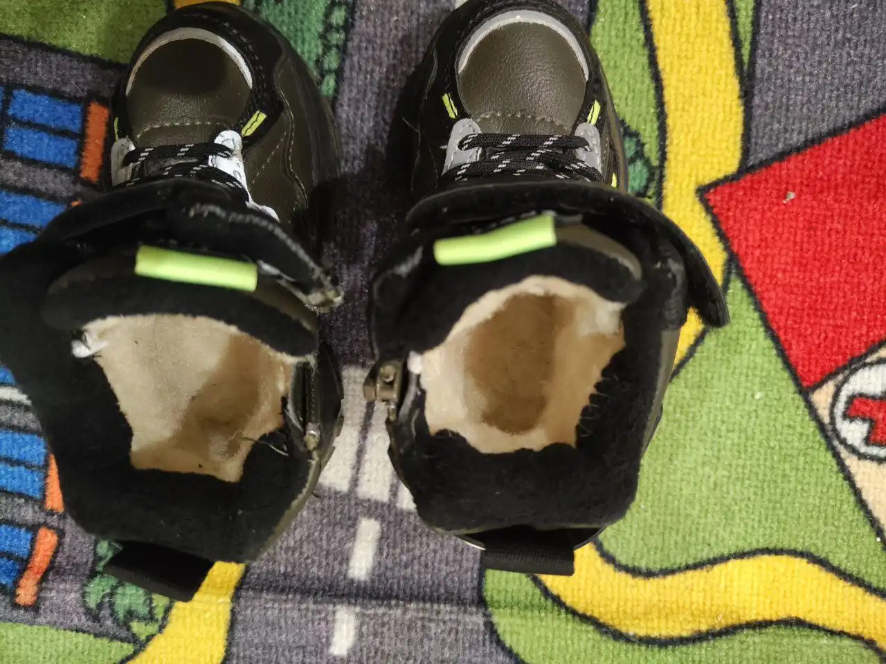 Зимние ботинки новые размер 22