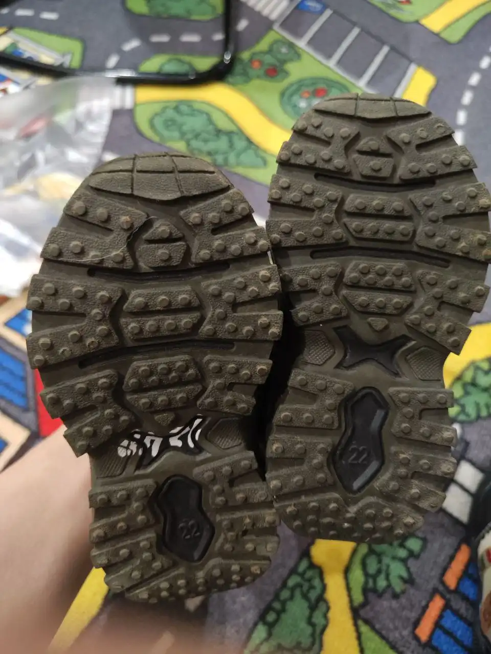 Зимние ботинки новые размер 22