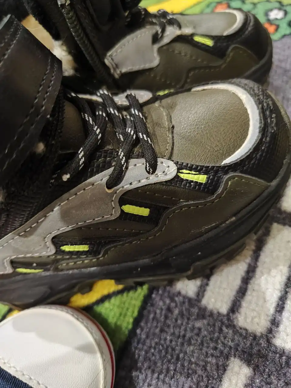 Зимние ботинки новые размер 22