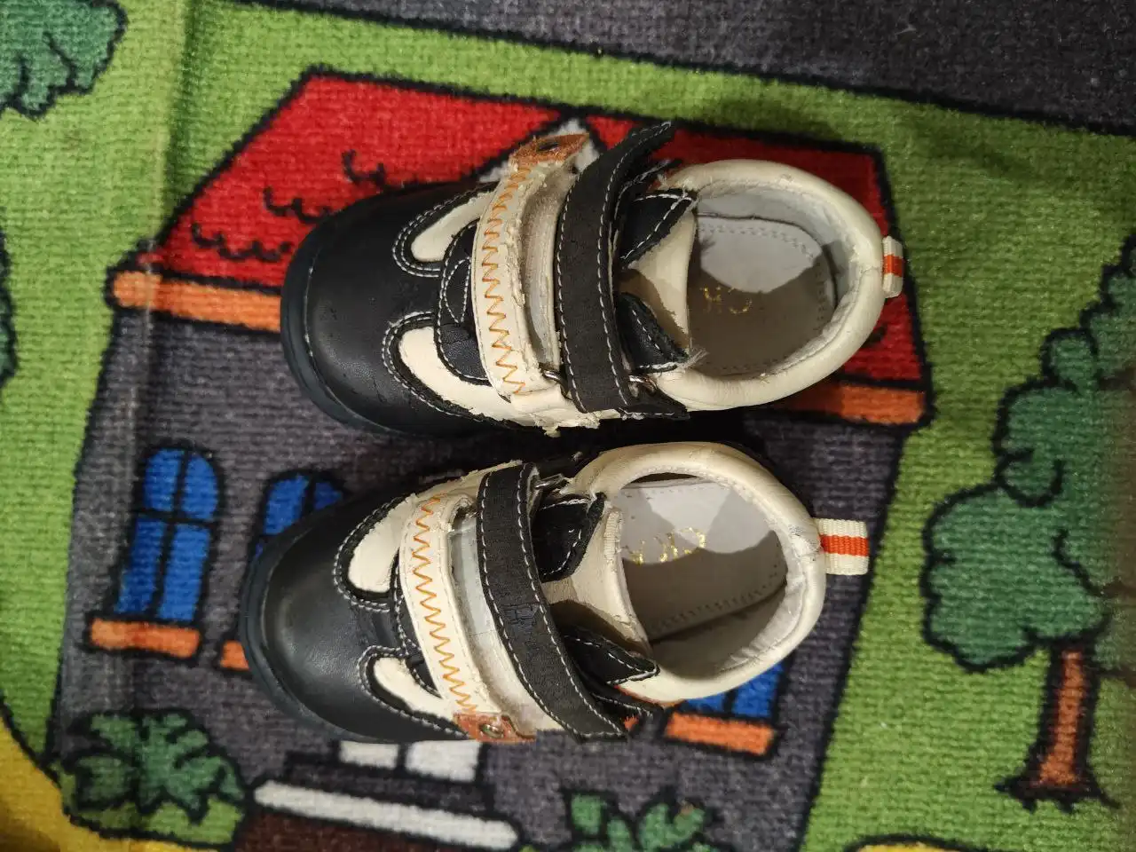 Детская обувь бренда Сказка в отличном состоянии