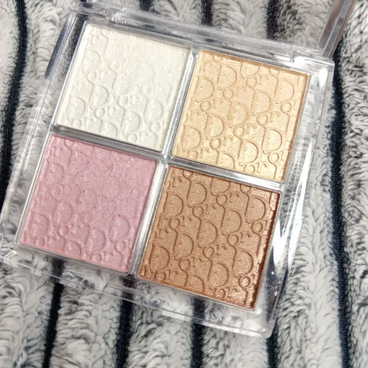 Палетка Dior - Косметика (Красота и здоровье) в Энгельс