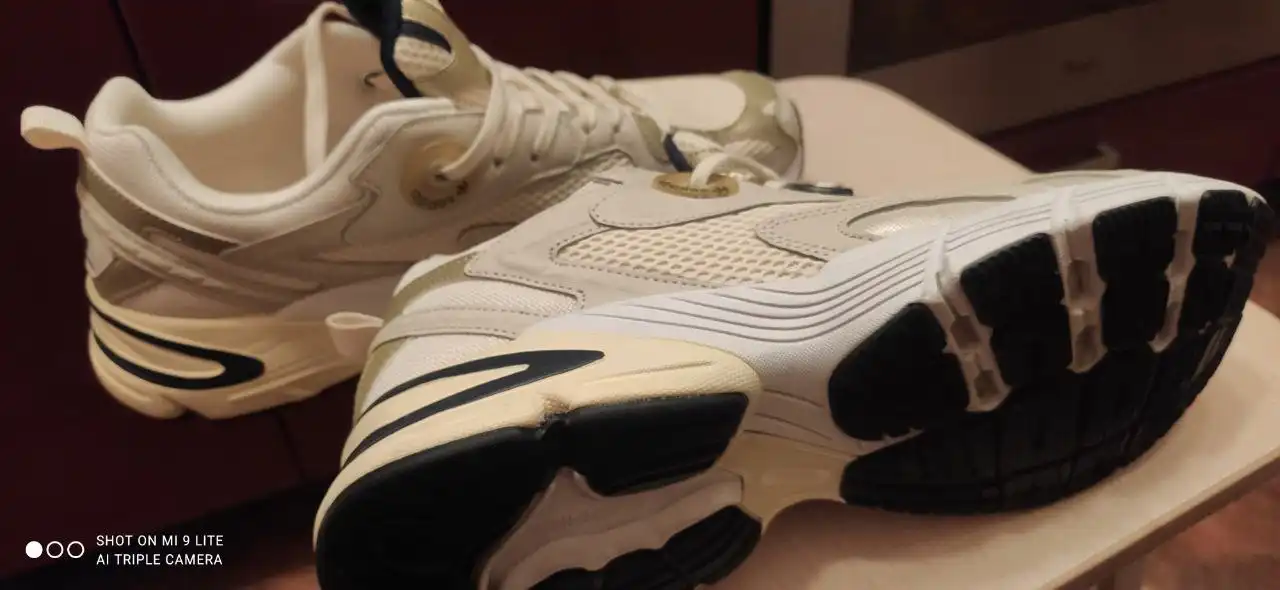 Продам кроссовки 43 размера - Обувь (Одежда) в Энгельс