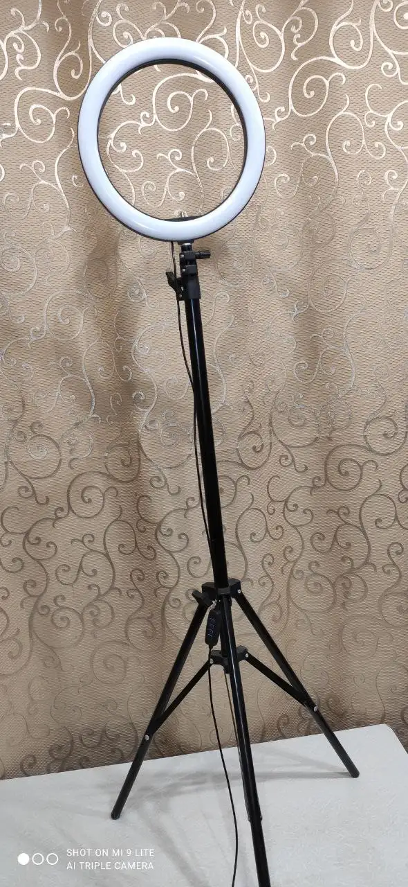 Кольцевая лампа б/у в хорошем состоянии - Фото- и видеотехника (Электроника) в Энгельс