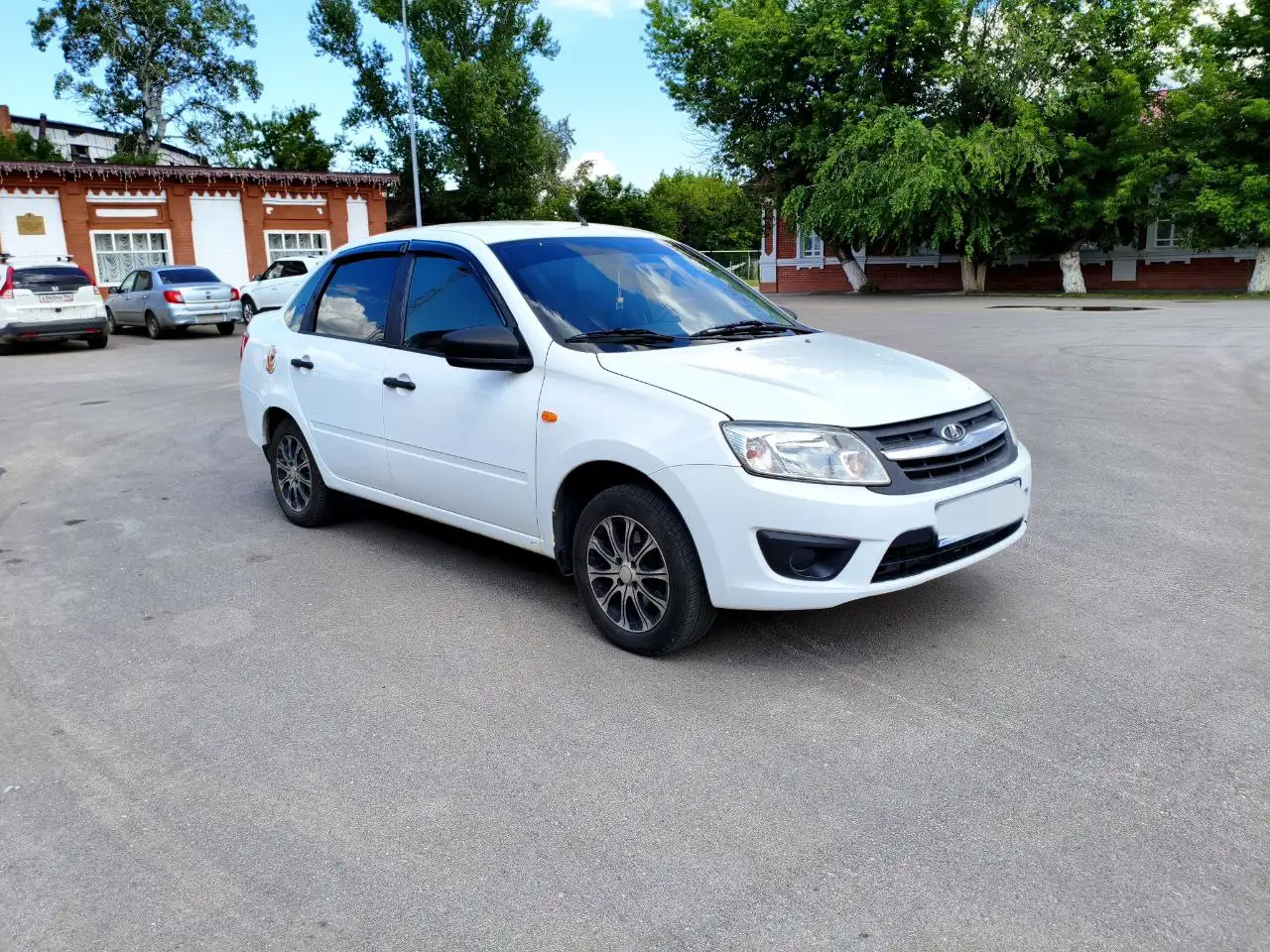 Автомобиль 2016 года в отличном состоянии - Авто в Энгельс