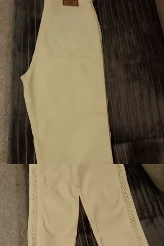 Джинсы новые кремовые со стразами - частное объявление в Энгельс