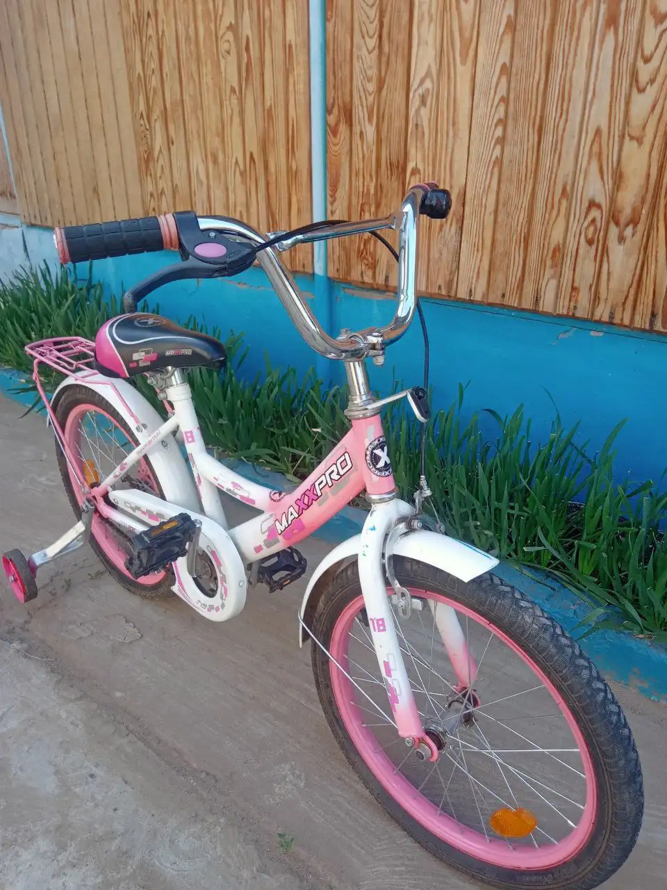 Детский велосипед Maxxpro с дополнительными колесиками - Велосипеды (Товары для детей) в Энгельс