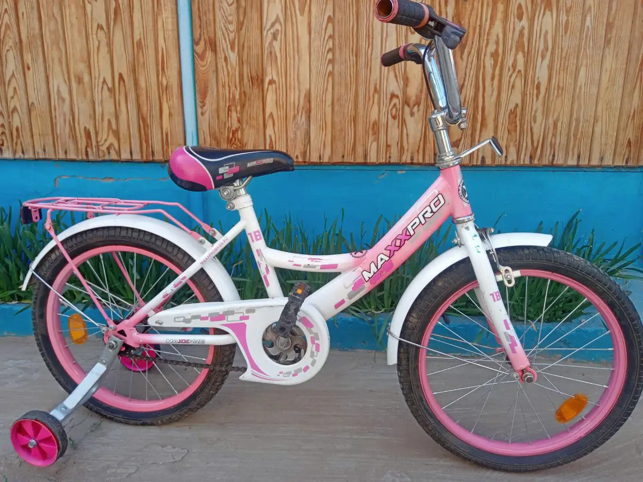 Детский велосипед Maxxpro с дополнительными колесиками - Велосипеды (Товары для детей) в Энгельс