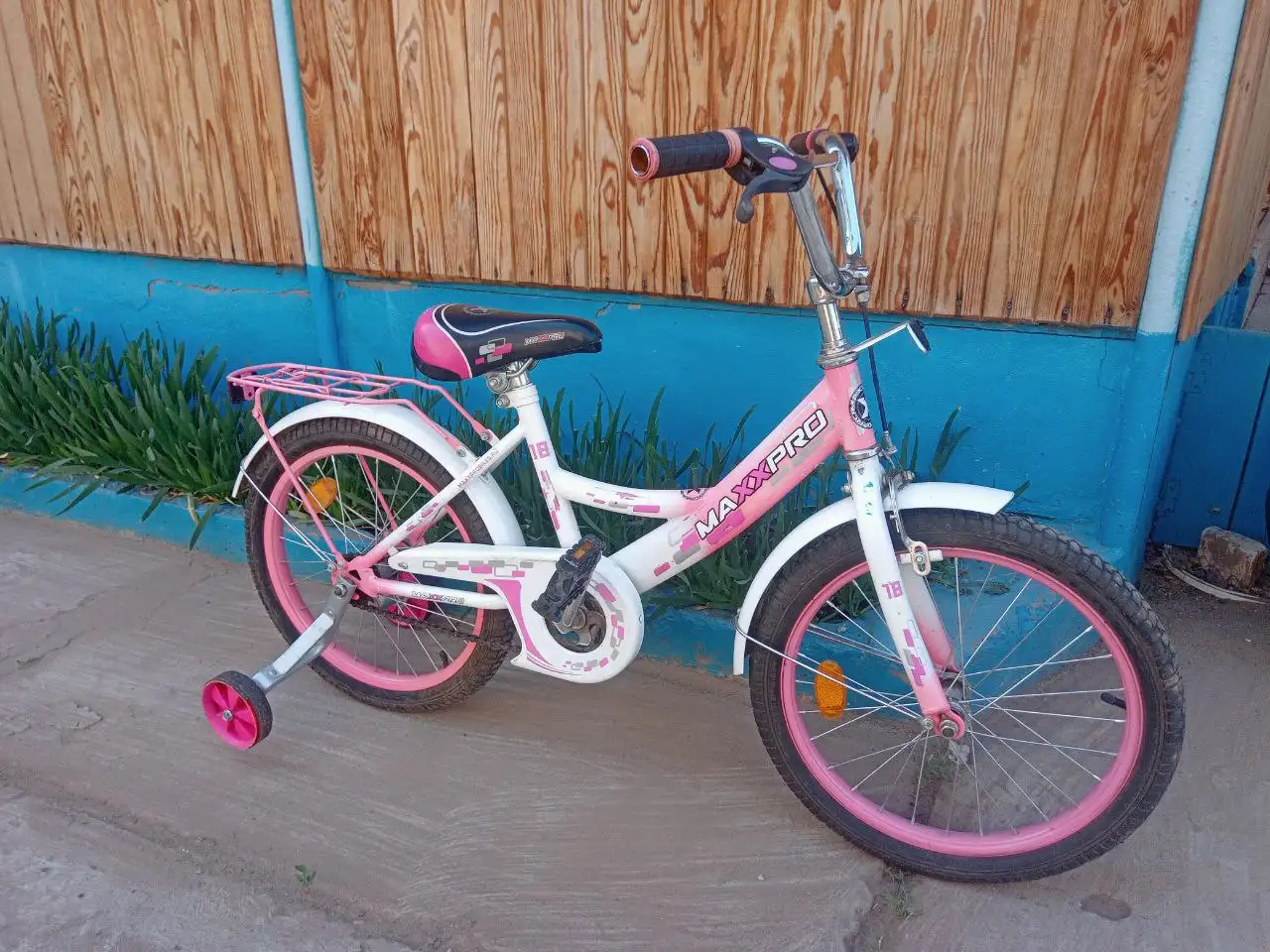 Детский велосипед Maxxpro с дополнительными колесиками - Велосипеды (Товары для детей) в Энгельс