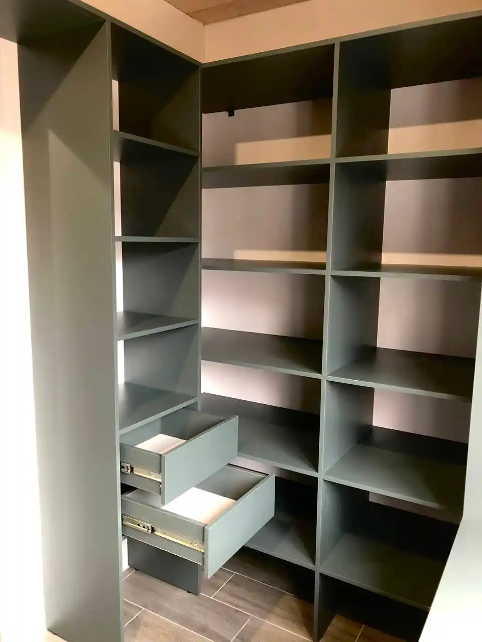 Изготовление гардеробной на заказ