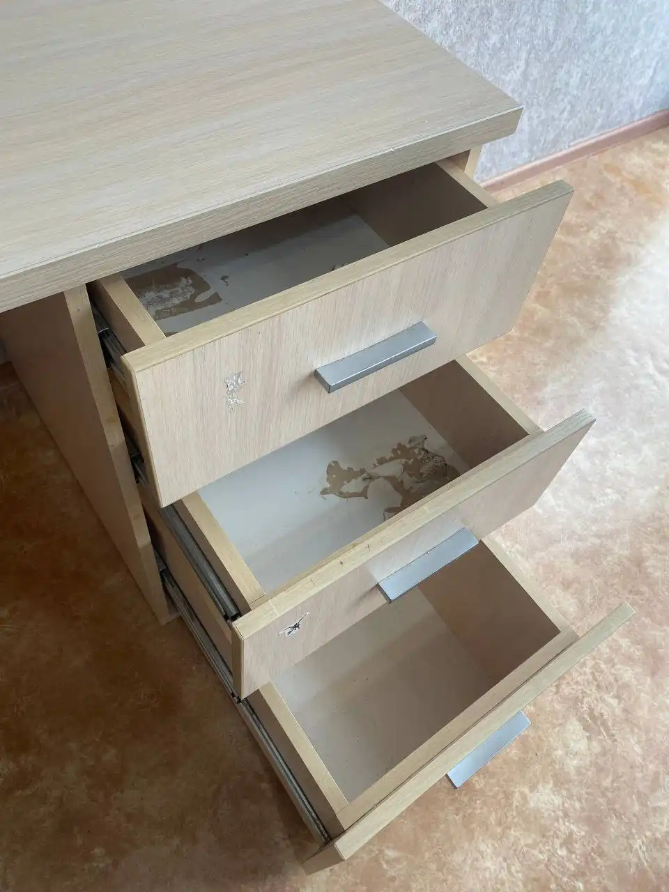 Продажа письменного стола дуб молочный