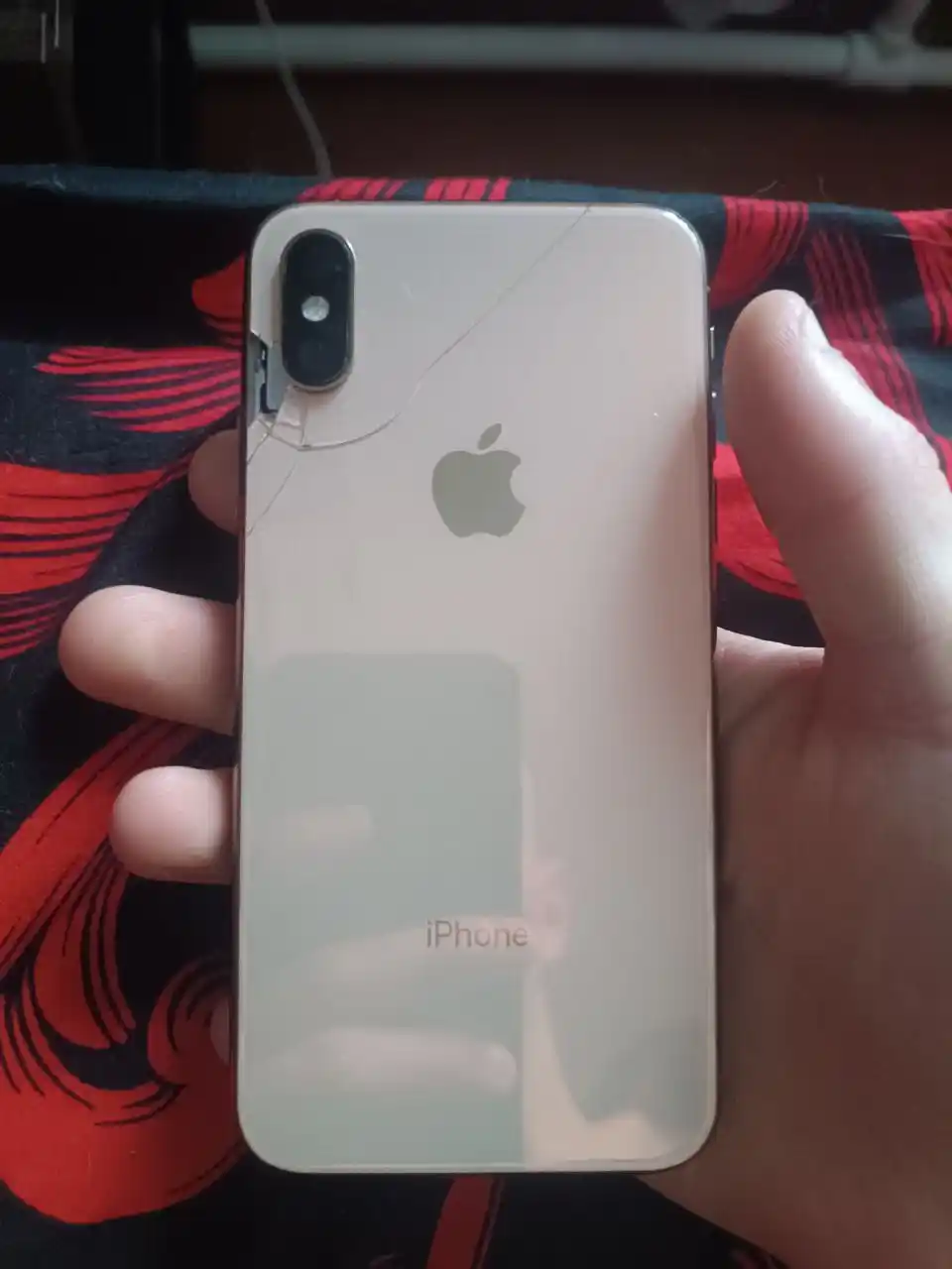 Продам iPhone XS на запчасти
