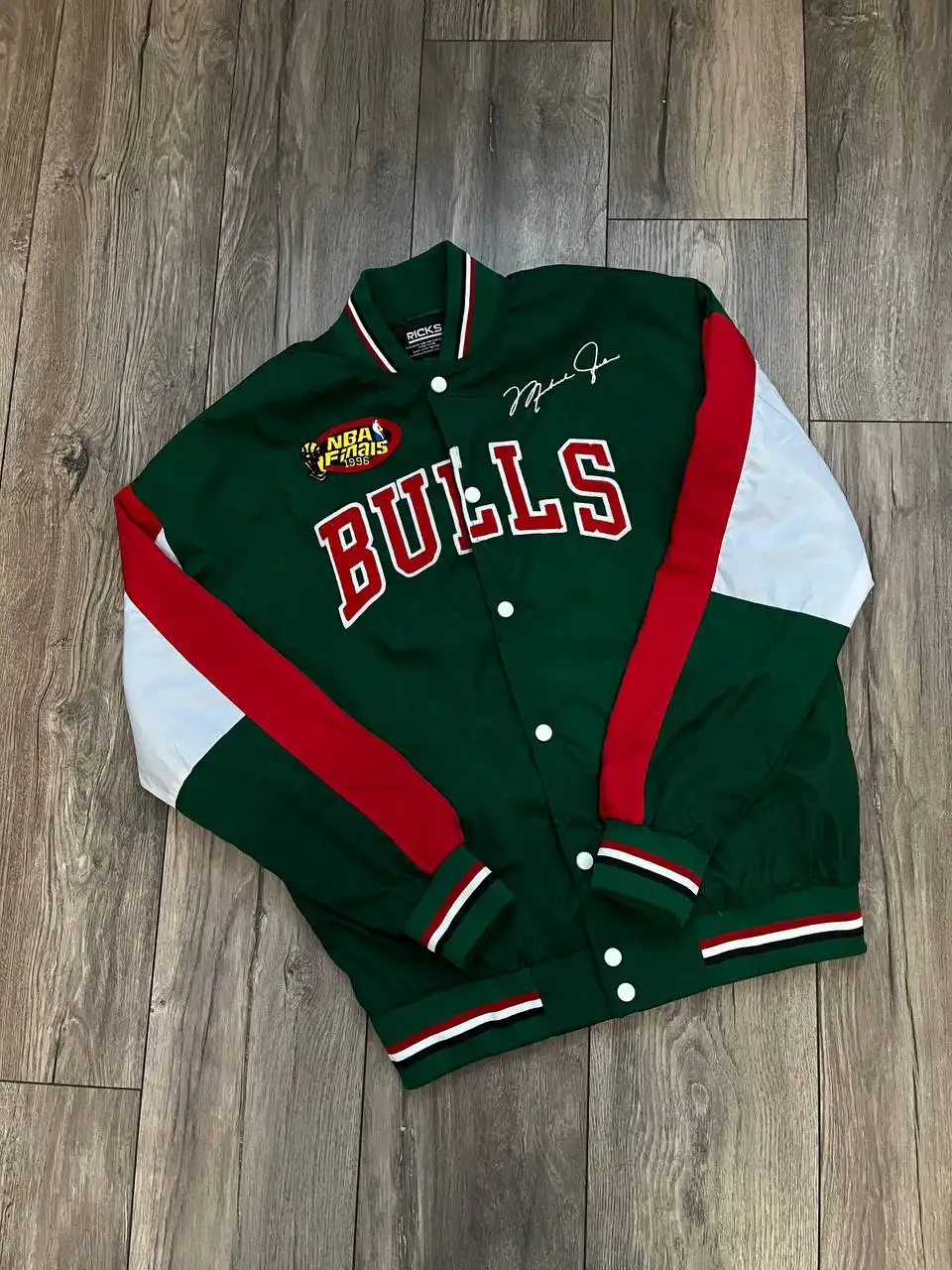 Продам новую одежду