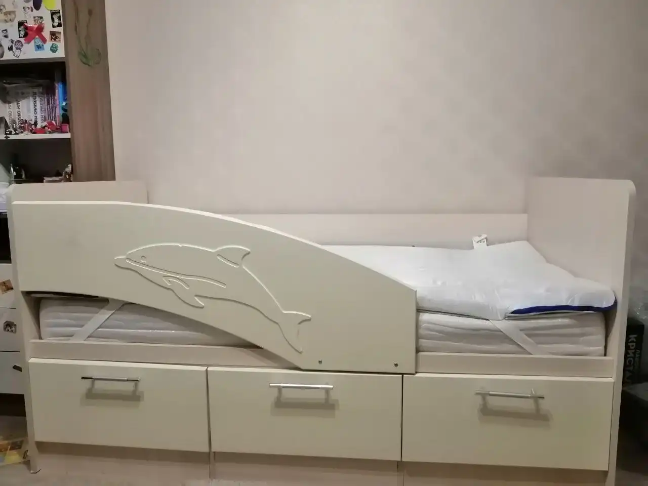 Продажа кровати "Дельфин" с матрасом и наматрасником