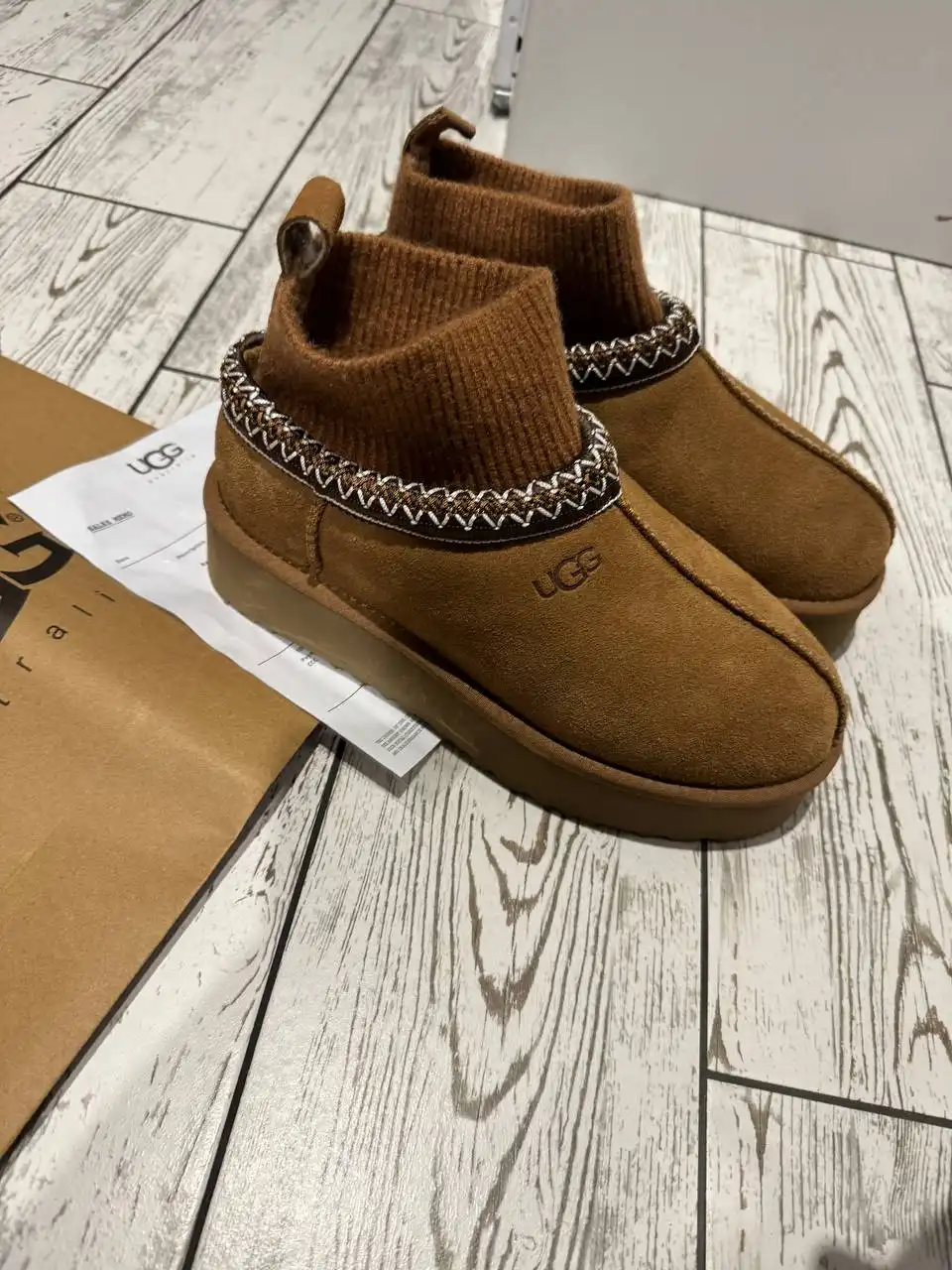 Продам Угги Оригинал размер 40