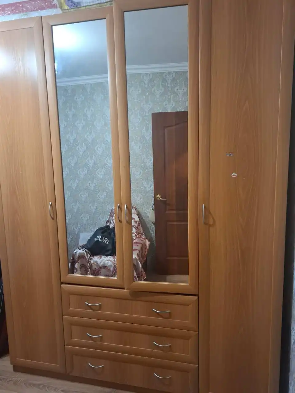 Продам шкаф и двуспальную кровать