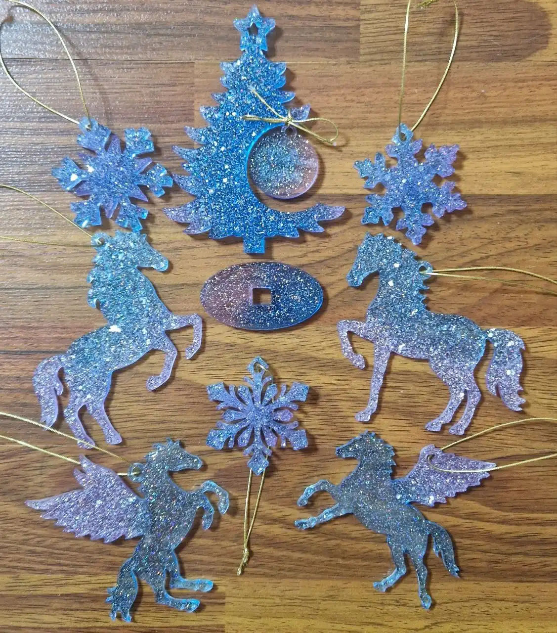 Набор новогодних игрушек из эпоксидной смолы