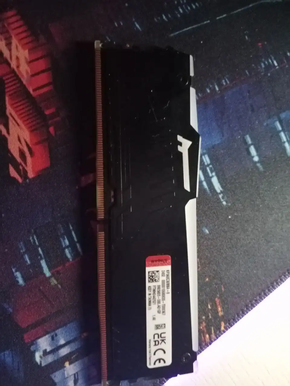 Продам оперативную память Kingston FURY Beast Black RGB 8 ГБ