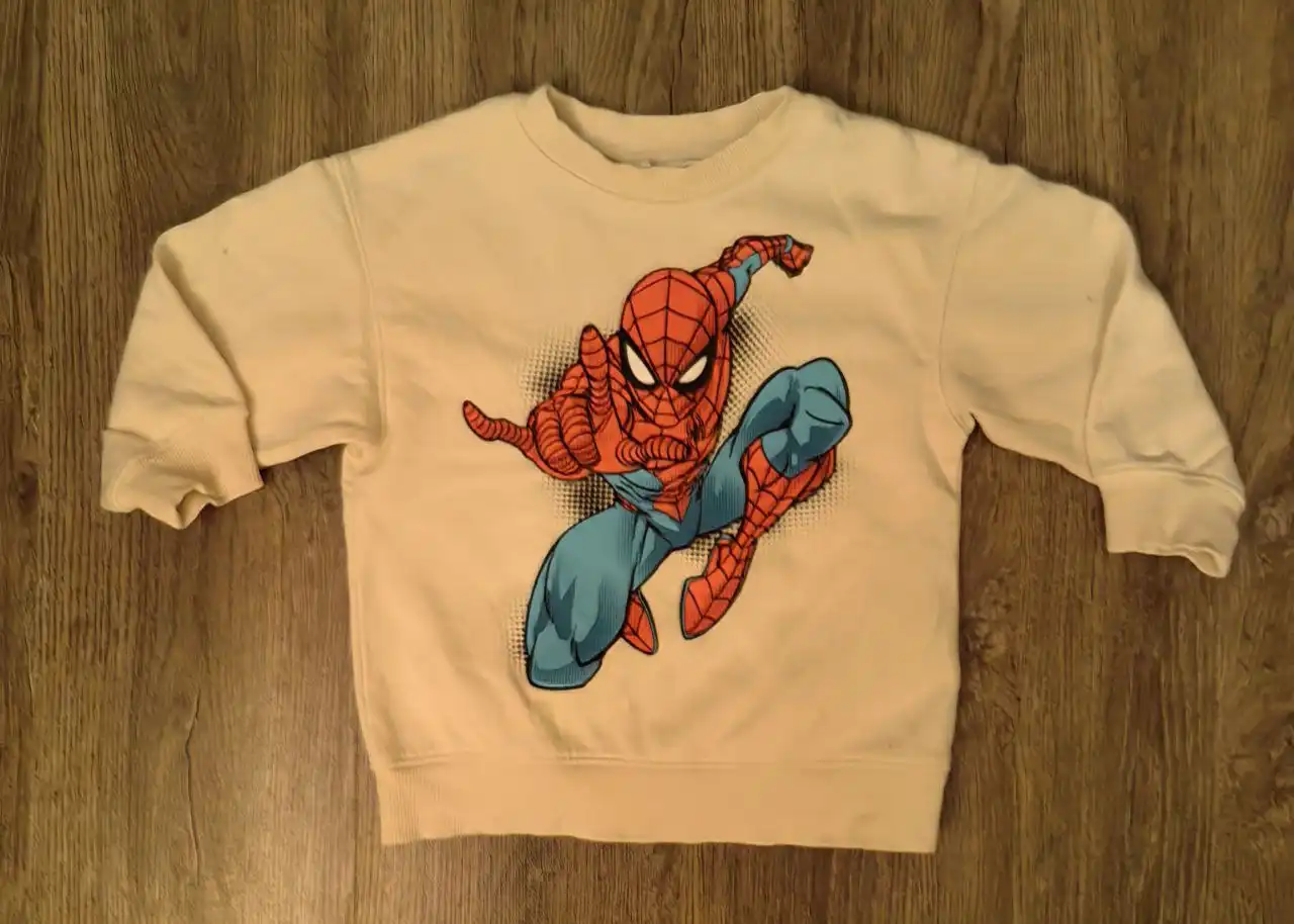 Продажа кофточек на мальчика 104/110 размер