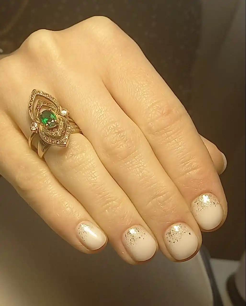 Услуги маникюра и педикюра