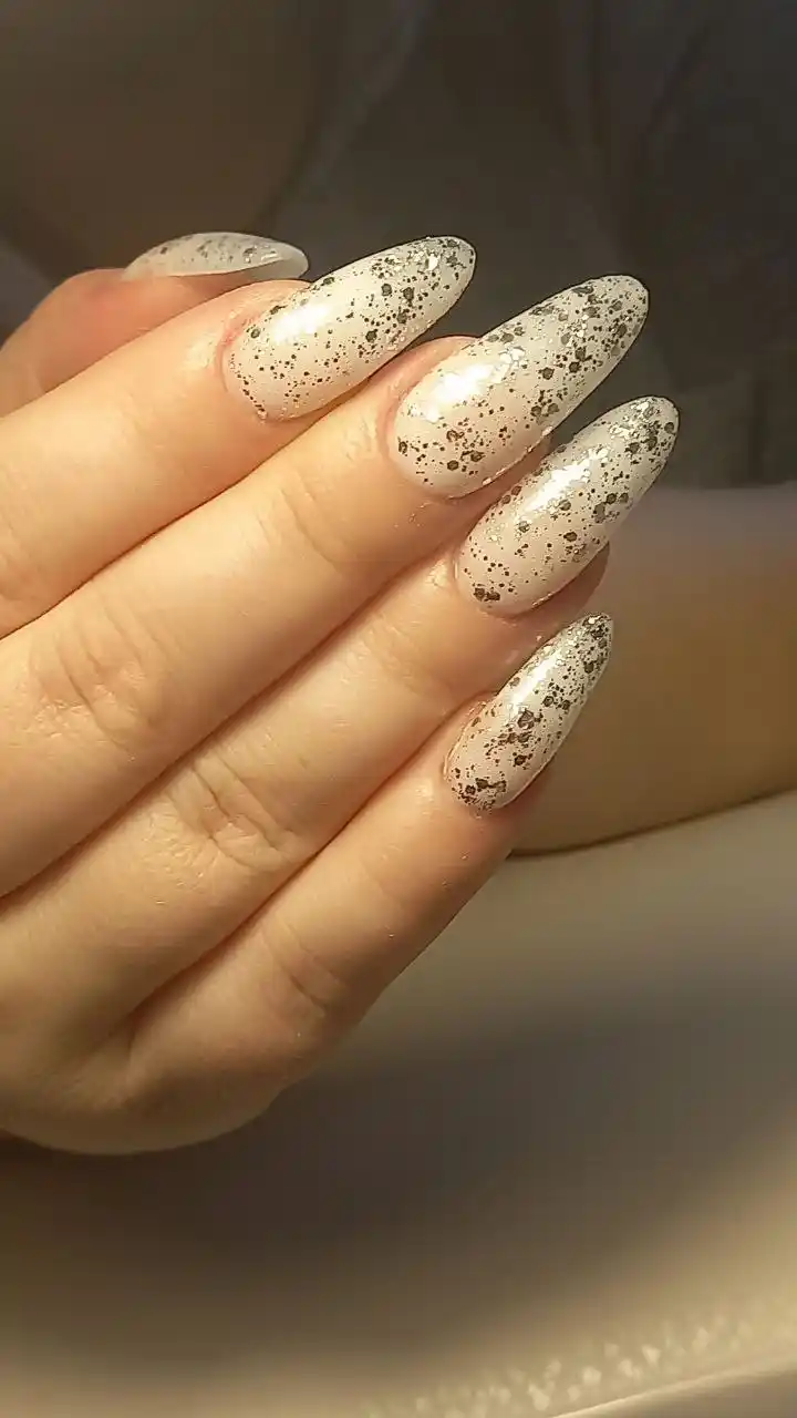 Услуги маникюра и педикюра