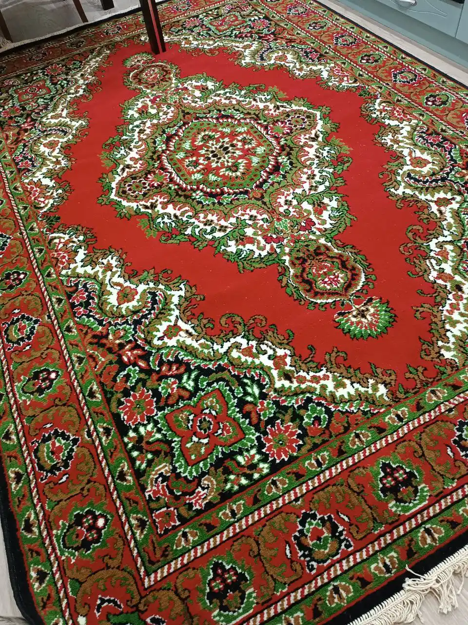 Продам новый красивейший ковер