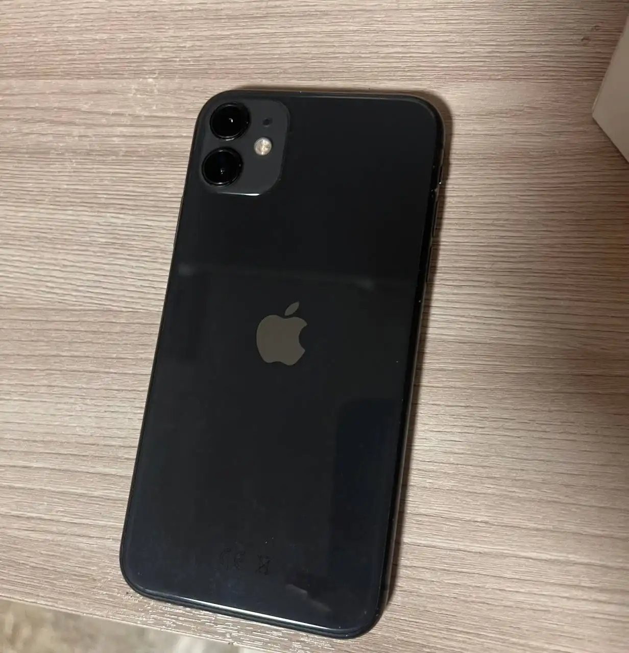 iPhone 11 128 ГБ с царапинами