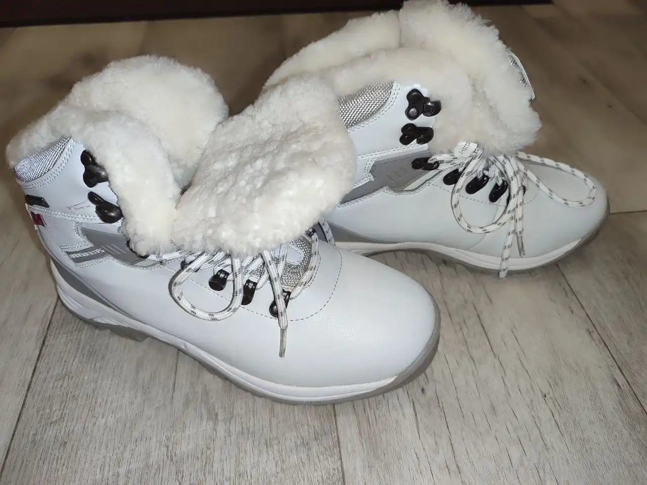 Ботинки натуральные р.38 с дефектами