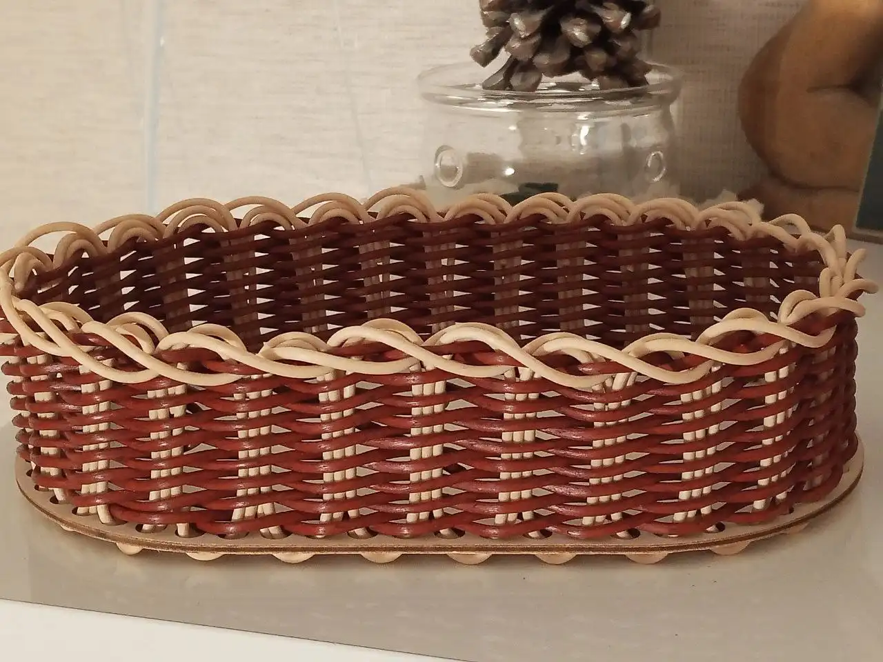 Корзиночки из искусственного ротанга на деревянном донышке