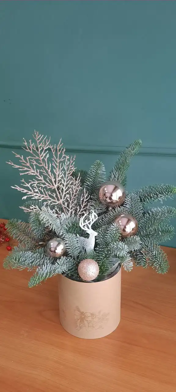 Новогодние композиции из нобилиса