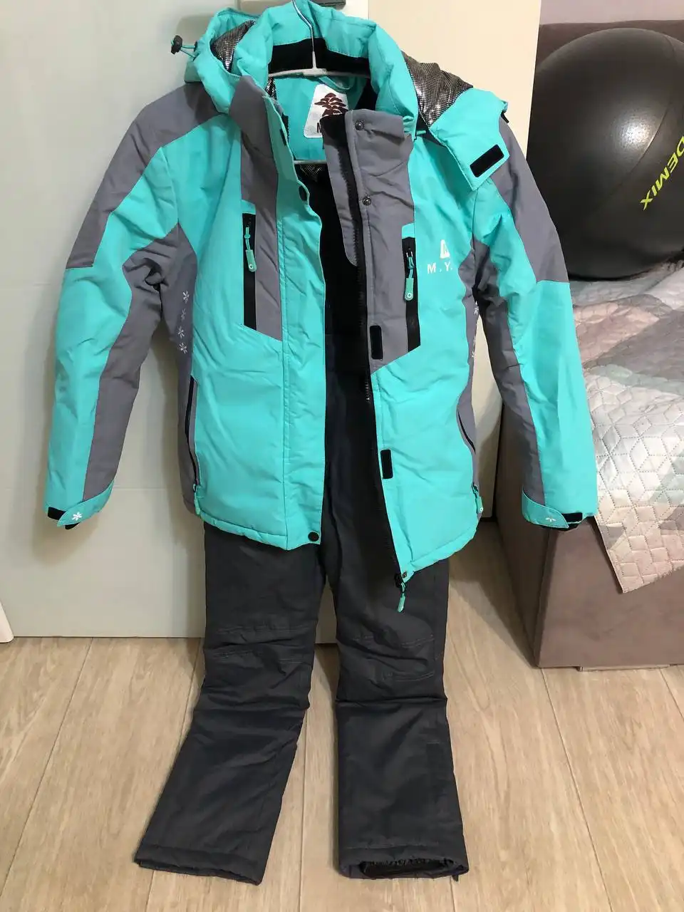 Зимний костюм для девочки размер 140