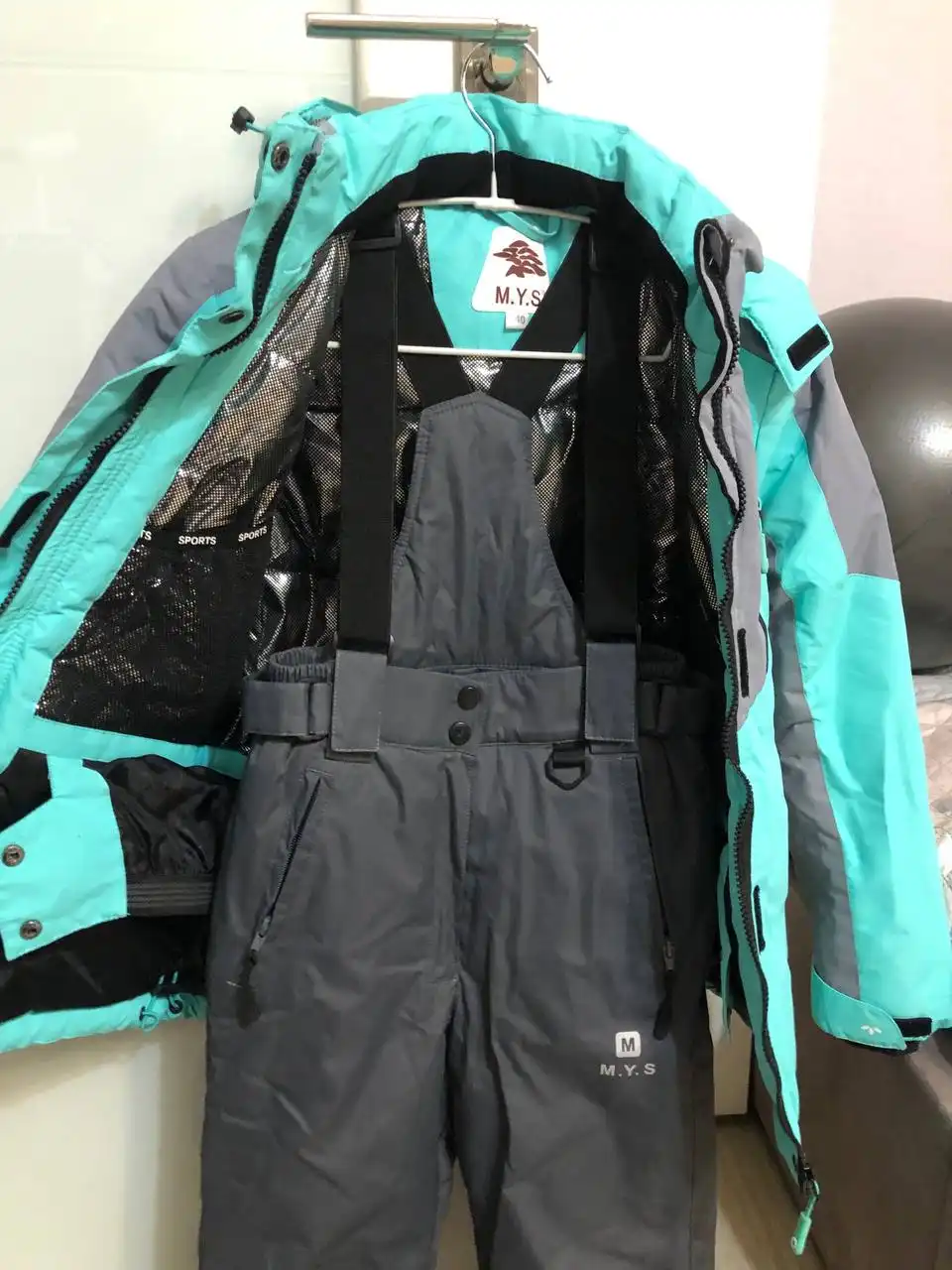 Зимний костюм для девочки размер 140