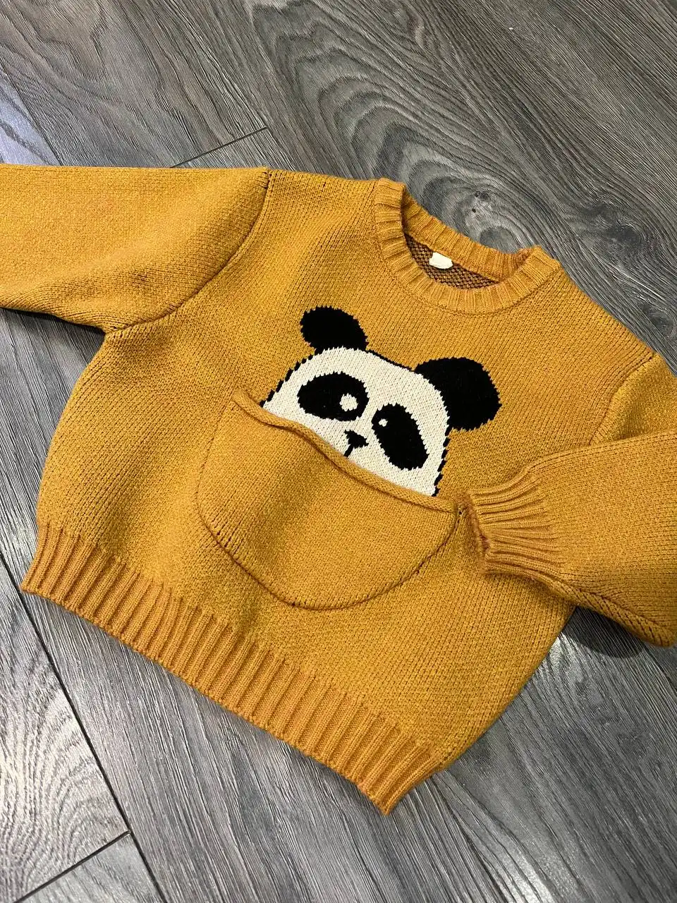 Модный теплый свитер горчичного цвета