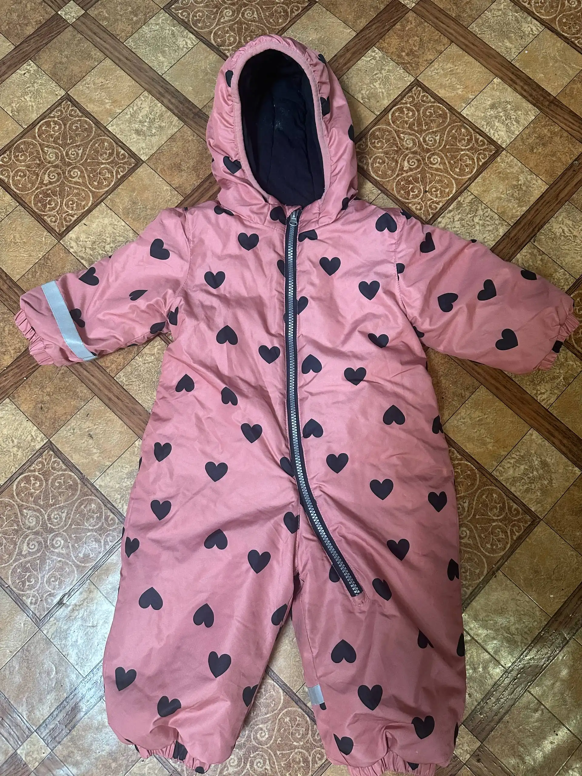 Продам 2 комбинезона