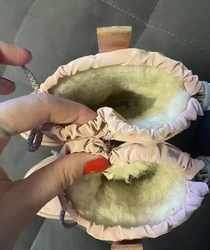 Зимние ботинки для девочек 25 размер - Обувь (Товары для детей) в Саратов