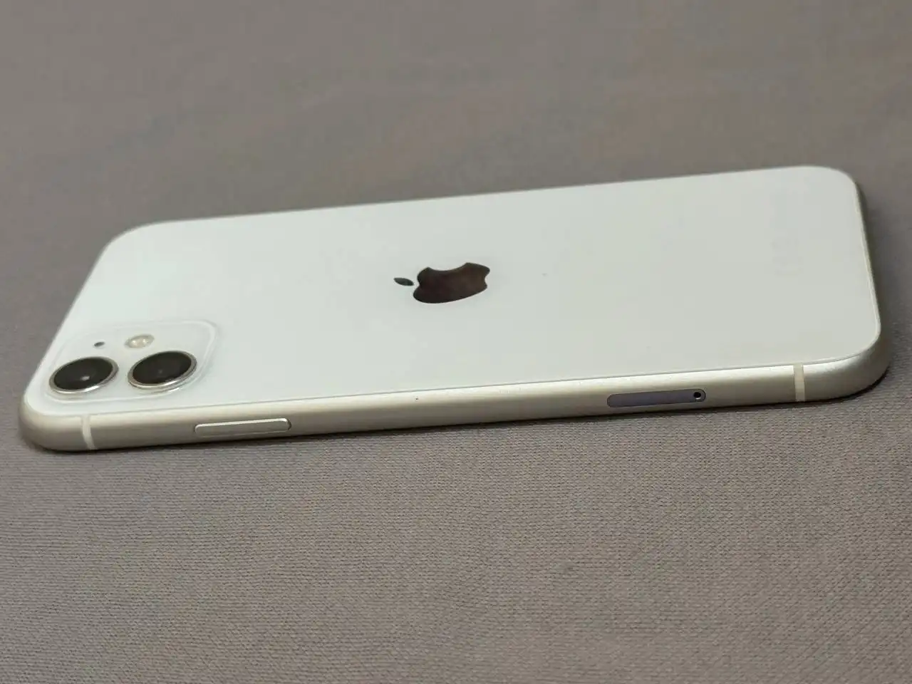 Продажа iPhone 11, 64 ГБ - Смартфоны (Электроника) в Саратов