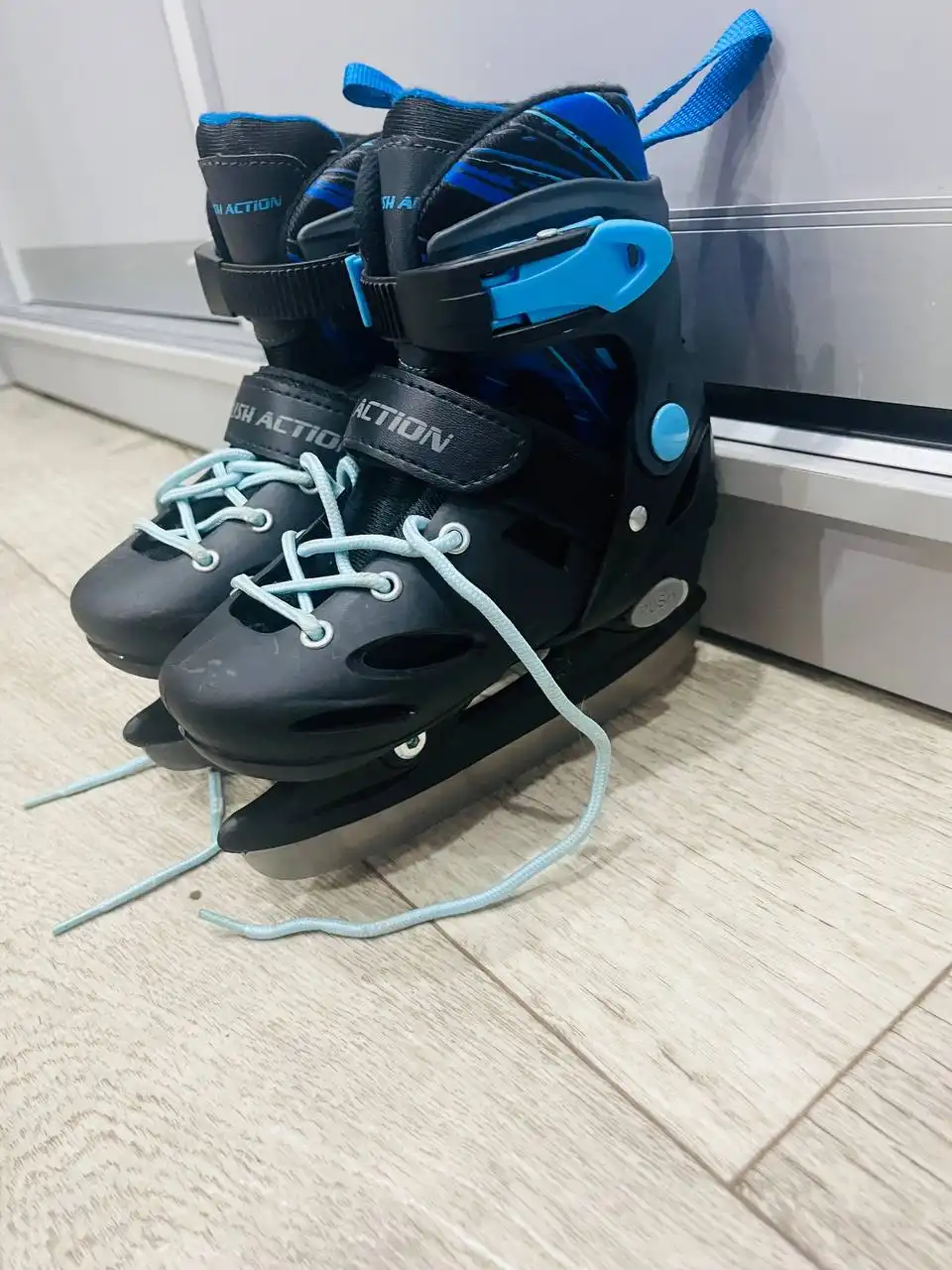 Коньки роликовые выдвижные размер 27-30 - Роликовые коньки (Хобби и отдых) в Саратов