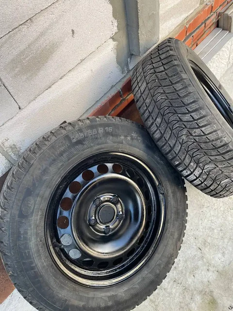 Продажа колес (дисков) на Фольксваген Тигуан R16 - Аккумуляторы в Саратов