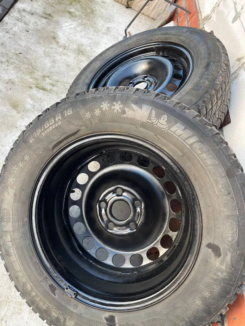 Продажа колес (дисков) на Фольксваген Тигуан R16 - Диски и колеса (Запчасти) в Саратов