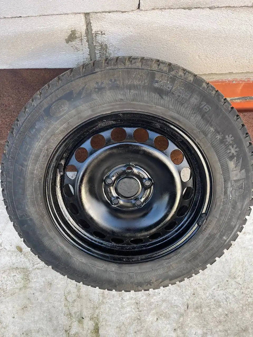 Продажа колес (дисков) на Фольксваген Тигуан R16 - Диски и колеса (Запчасти) в Саратов