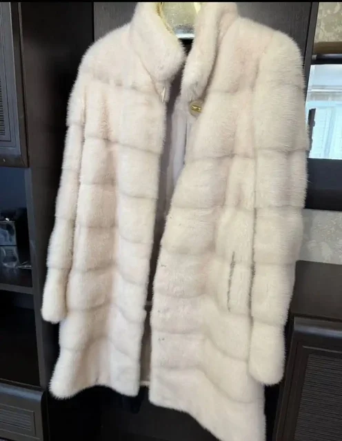 Натуральная шубка с отстегивающимися элементами - частное объявление в Саратов